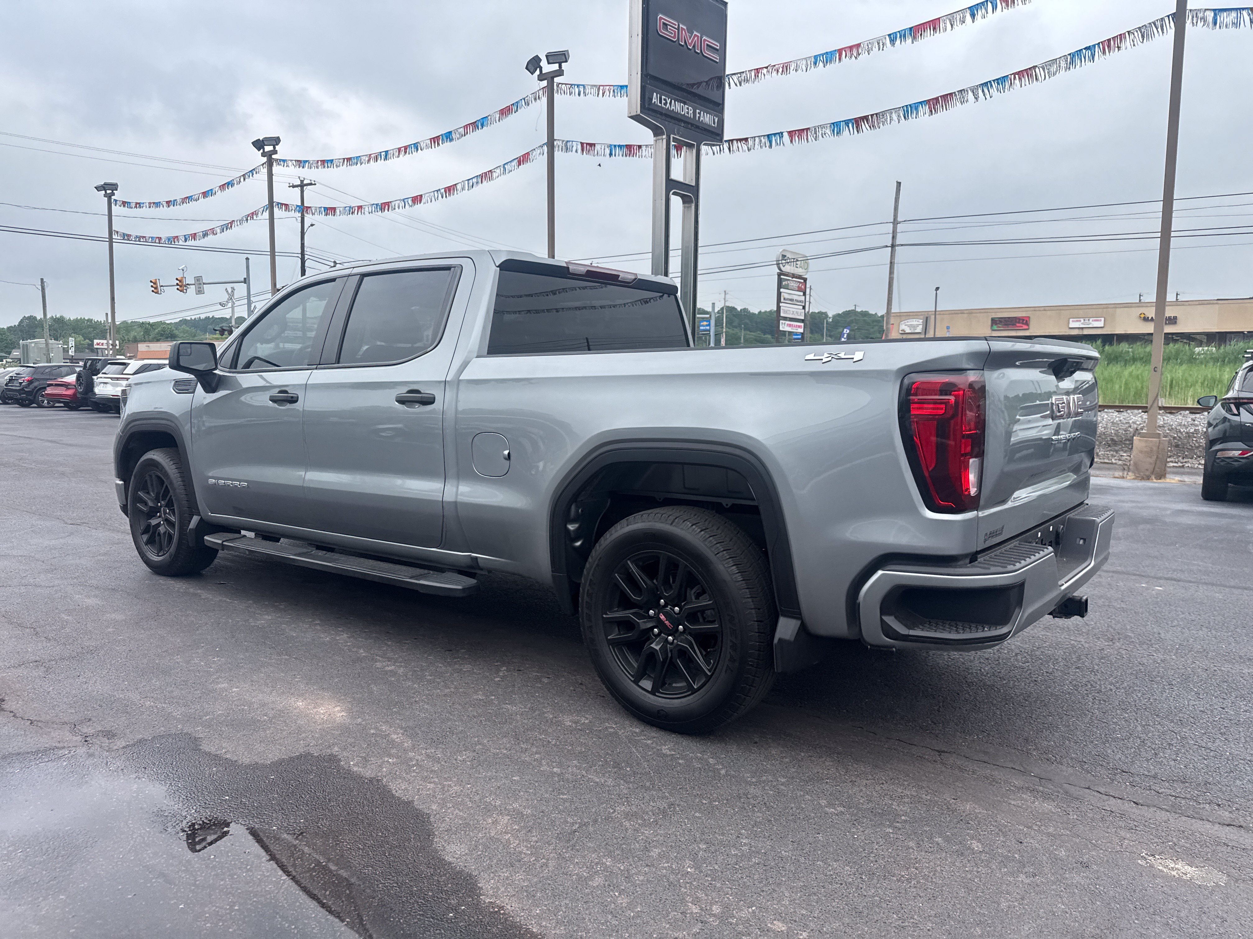 Used 2024 GMC Sierra 1500 Pro w/ Graphite Edition AWD/4WD image 6