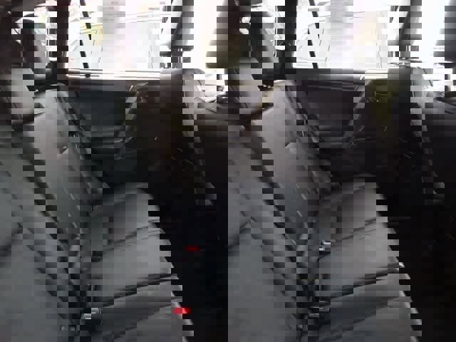 Used 2018 Toyota RAV4 SE image 10