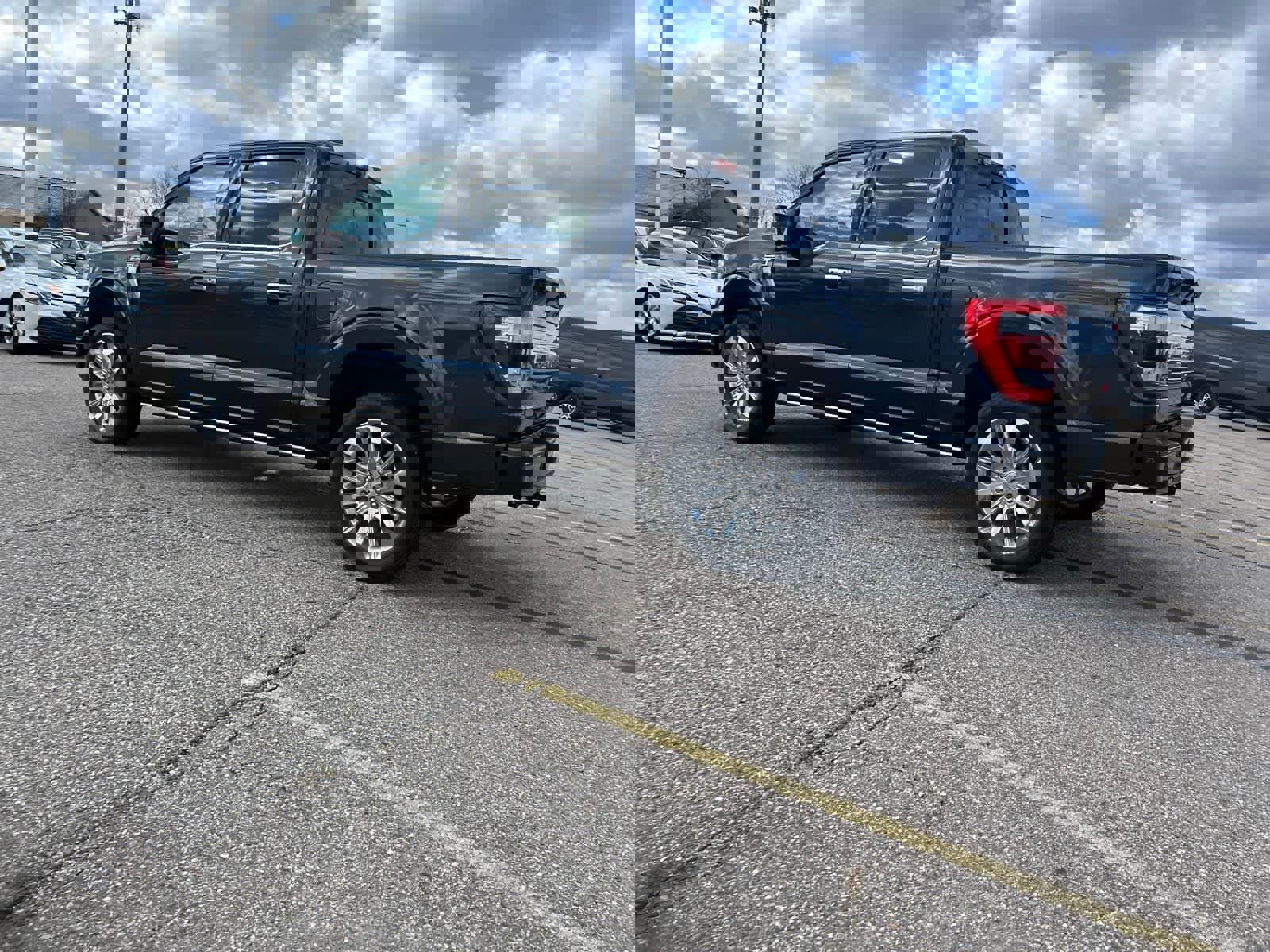 Used 2022 Ford F150 Limited image 29