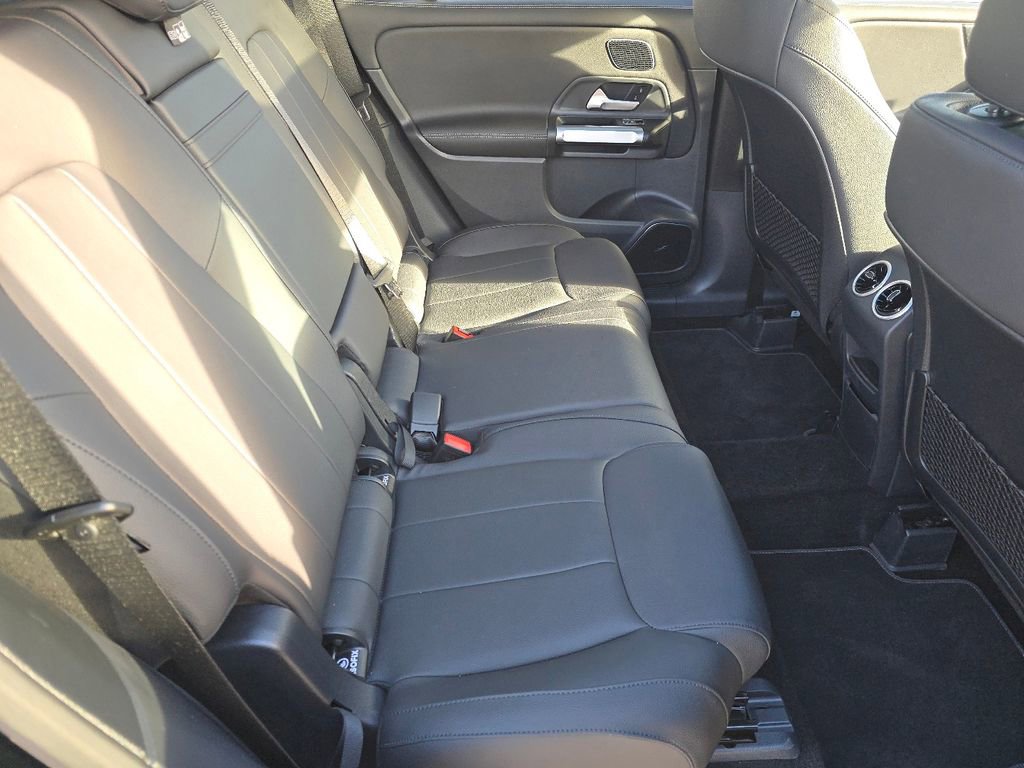 Certified 2026 Mercedes-Benz GLB 250 4MATIC image 21