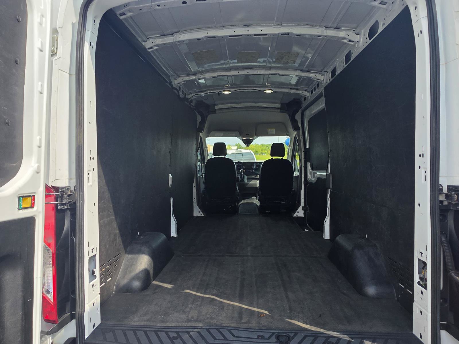 Used 2023 Ford Transit 250 Medium Roof w/ Load Area Protection Package RWD image 12