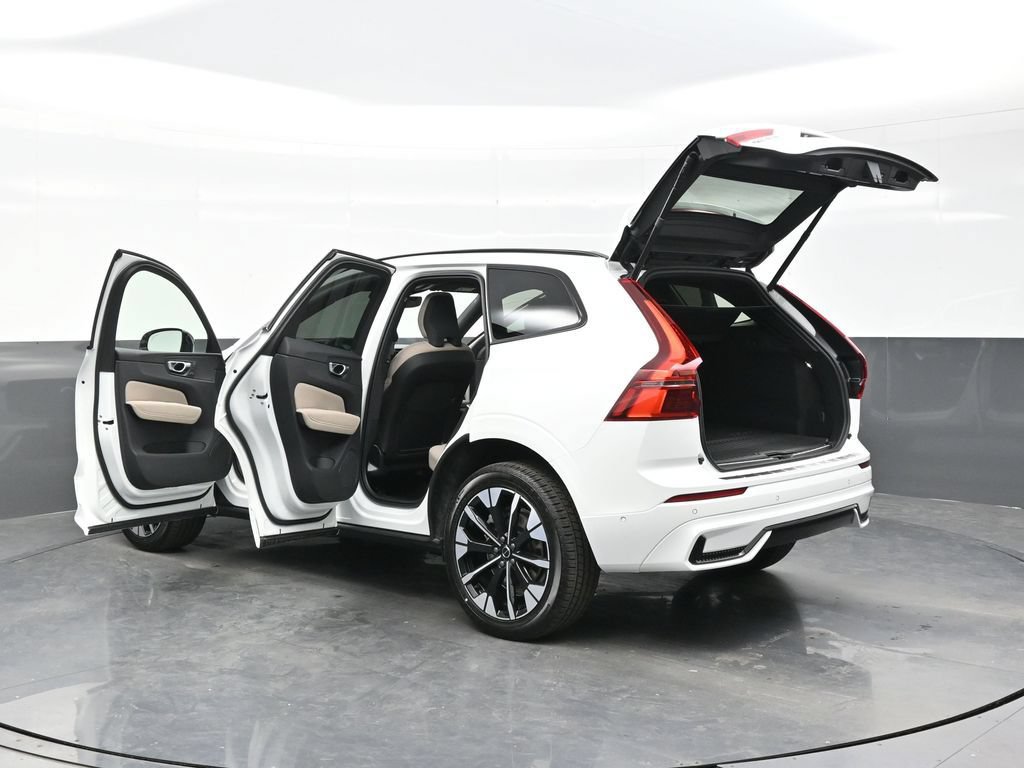 New 2026 Volvo XC60 T8 Plus w/ Climate Package PRO AWD/4WD image 46