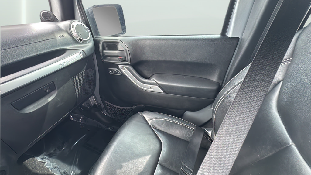 Used 2013 Jeep Wrangler Unlimited Sahara w/ Connectivity Group AWD/4WD image 18