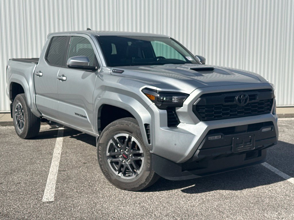 Used 2025 Toyota Tacoma TRD Sport w/ TRD Sport Upgrade Package AWD/4WD image 10