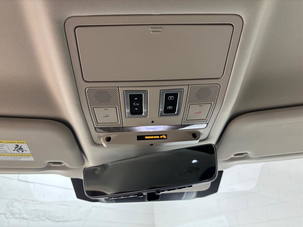 Used 2020 Land Rover Defender 110 First Edition image 12