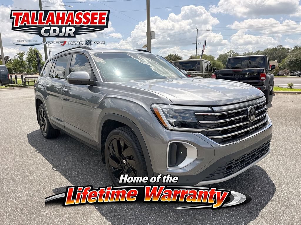 Used 2024 Volkswagen Atlas SE w/ Black Wheel Package