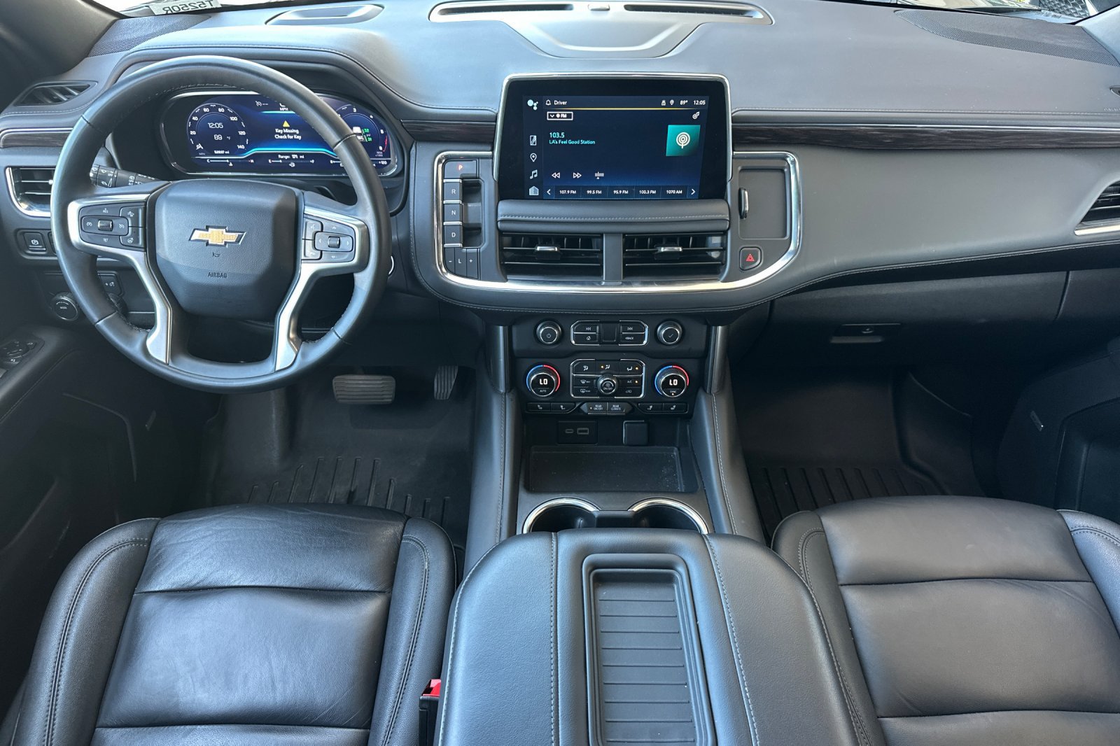 Used 2024 Chevrolet Suburban LT w/ LT Signature Plus Package RWD image 16
