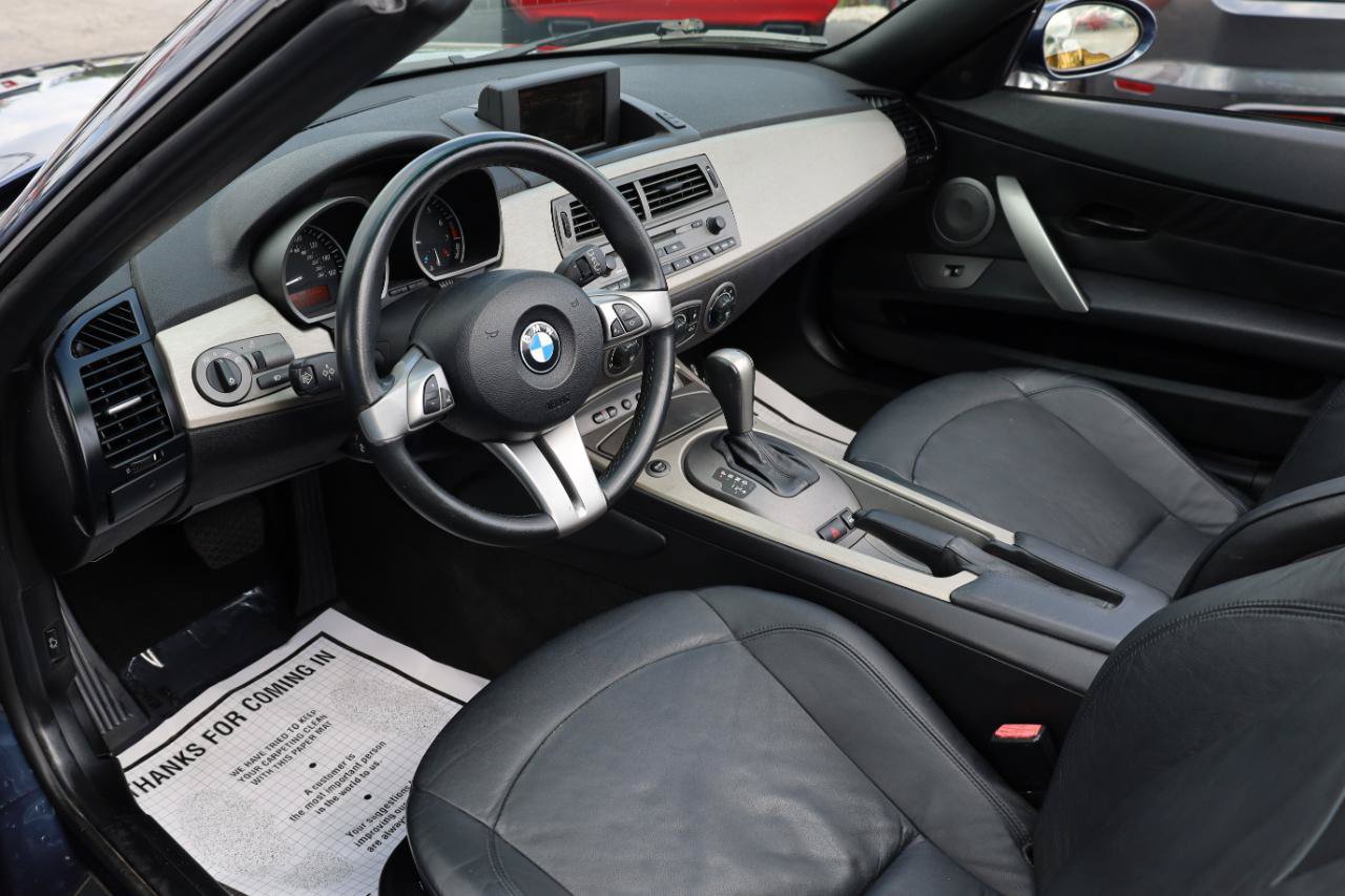 Used 2004 BMW Z4 3.0i RWD image 11