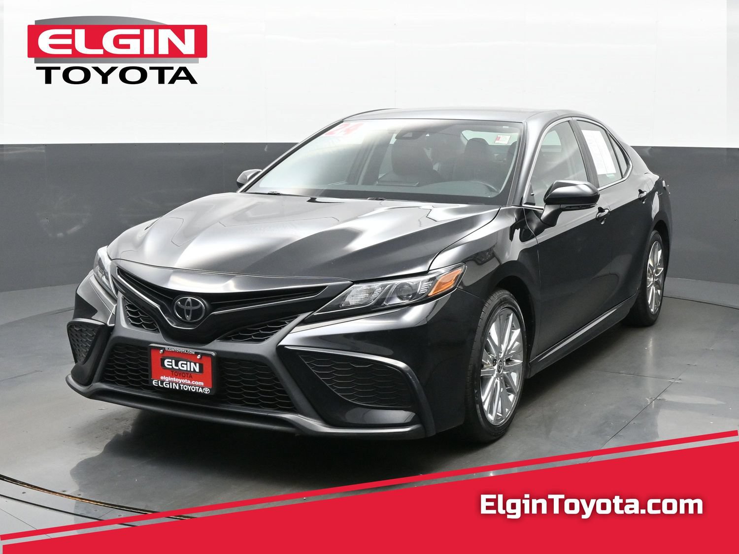 Used 2024 Toyota Camry SE FWD image 1