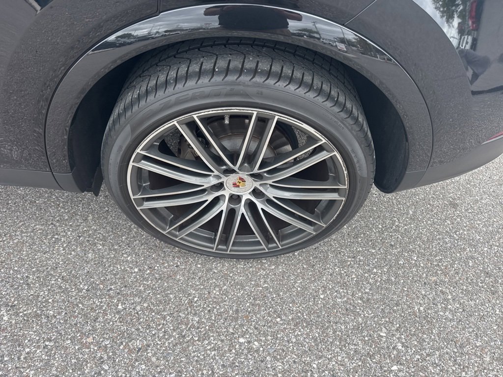 Used 2023 Porsche Cayenne S Platinum image 10