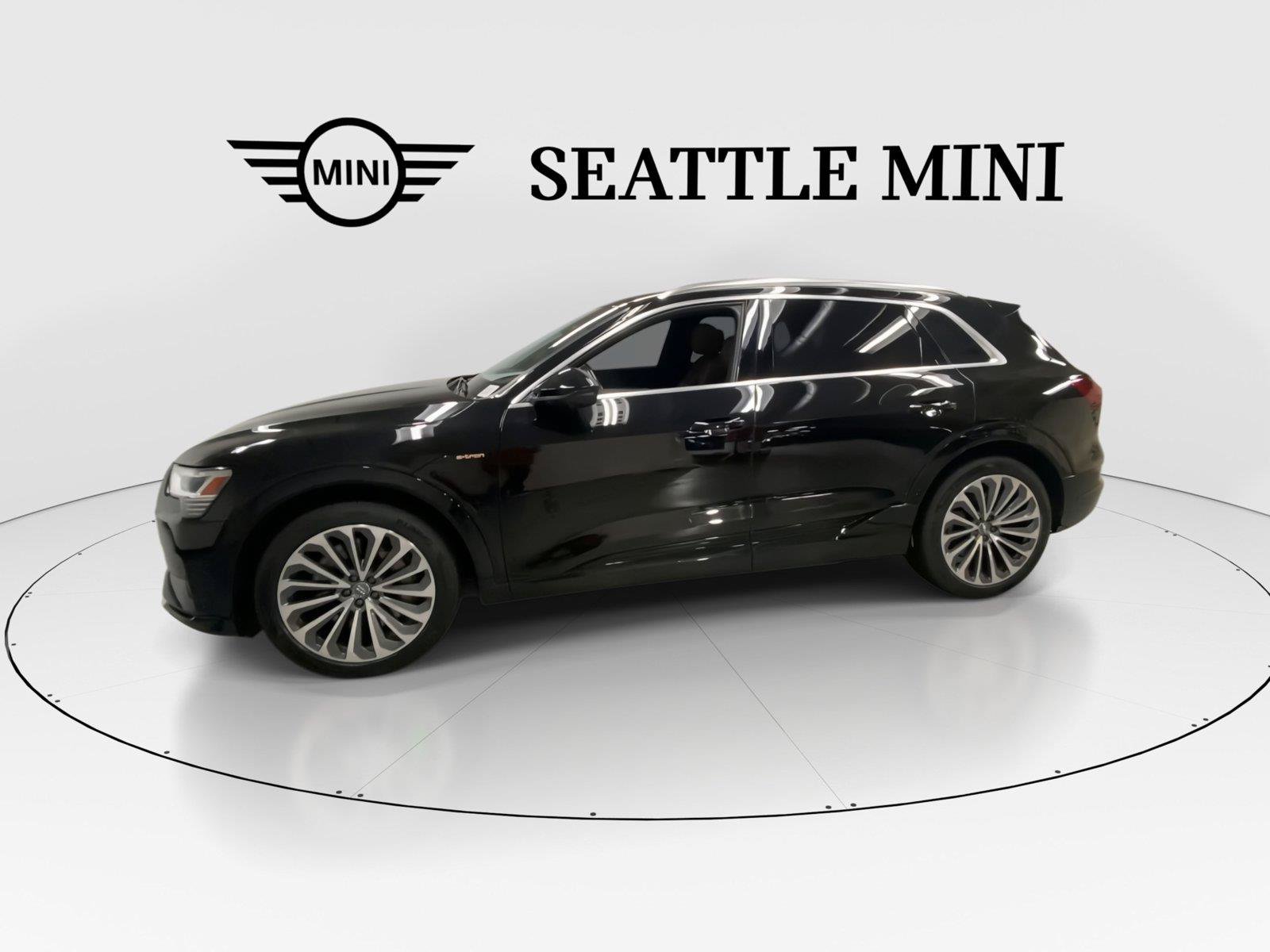 Used 2019 Audi e-tron Prestige w/ Prestige Package AWD/4WD image 6