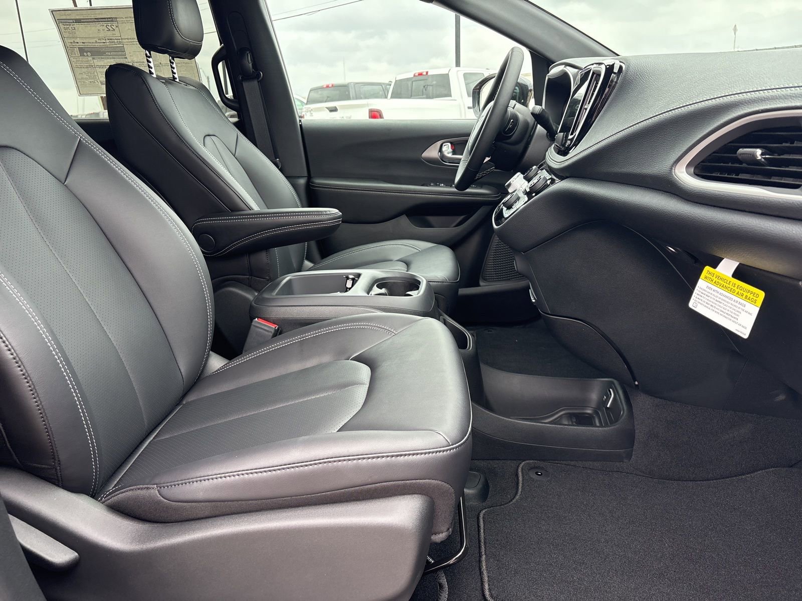 New 2026 Chrysler Pacifica Select image 22