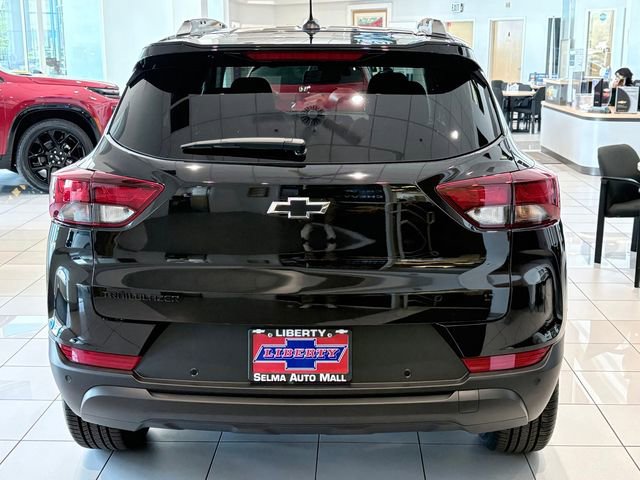 New 2026 Chevrolet TrailBlazer LT w/ Midnight Edition FWD image 5