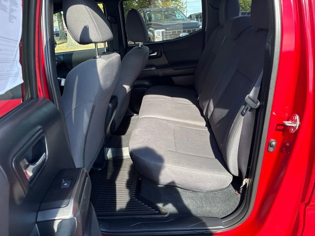 Used 2017 Toyota Tacoma TRD Off-Road image 39