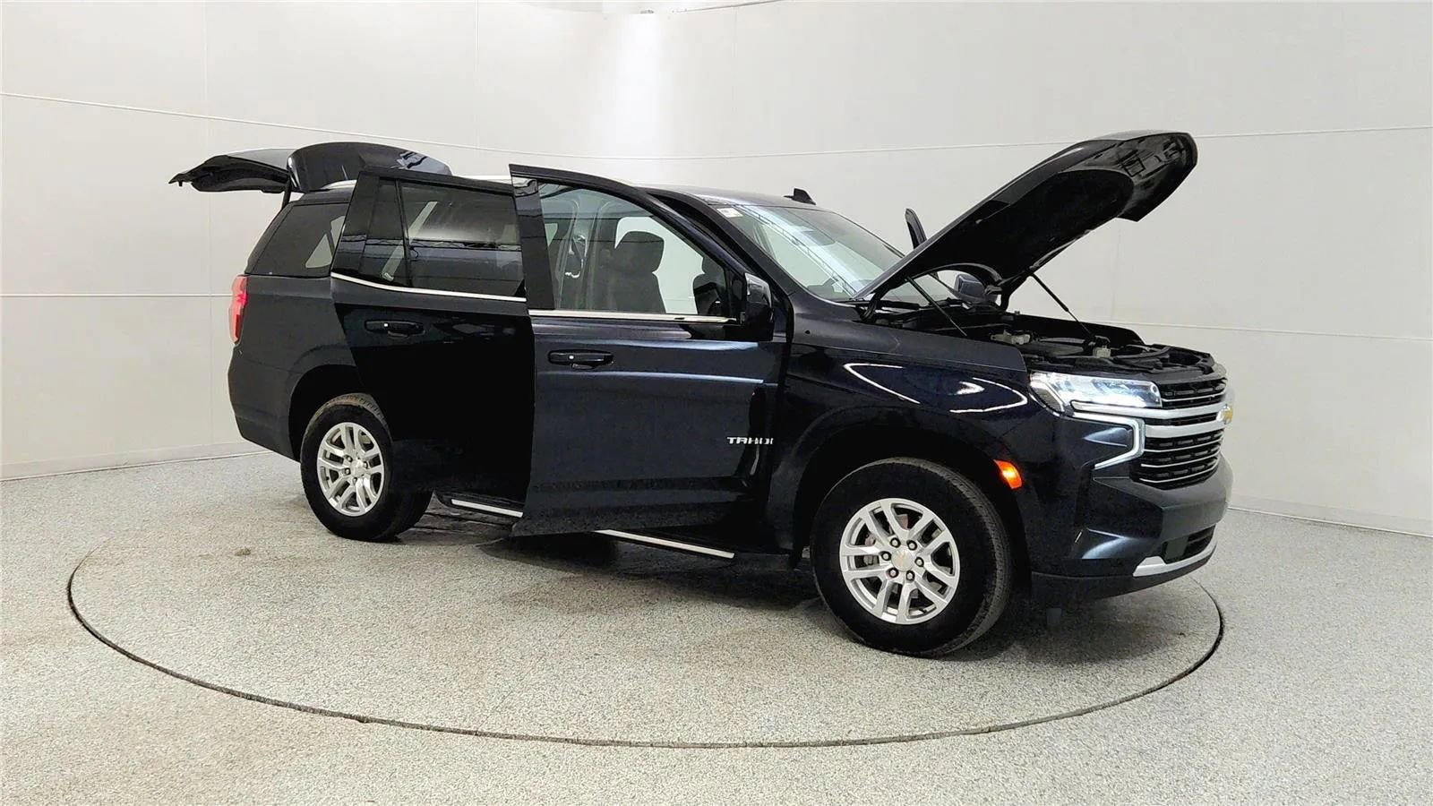Used 2024 Chevrolet Tahoe LT image 9