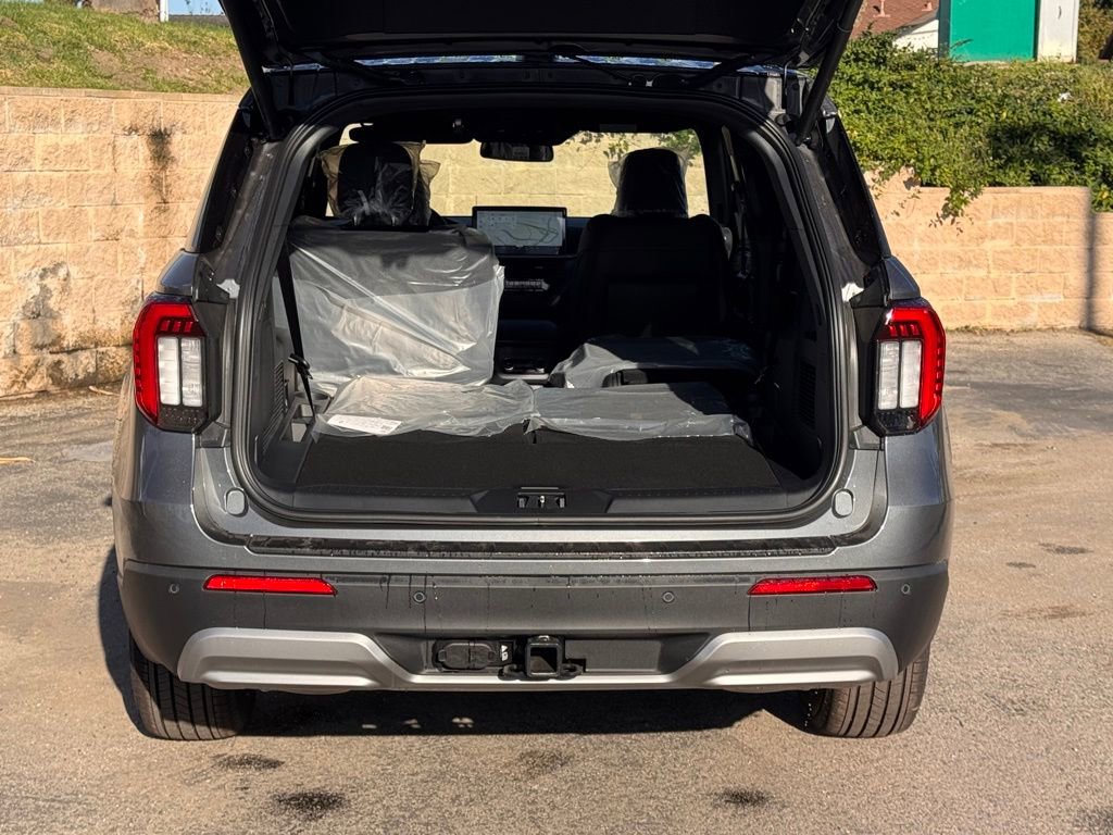 New 2026 Ford Explorer Platinum image 13