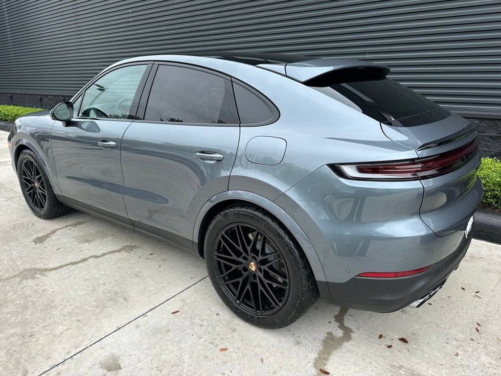 Used 2026 Porsche Cayenne S AWD/4WD image 3