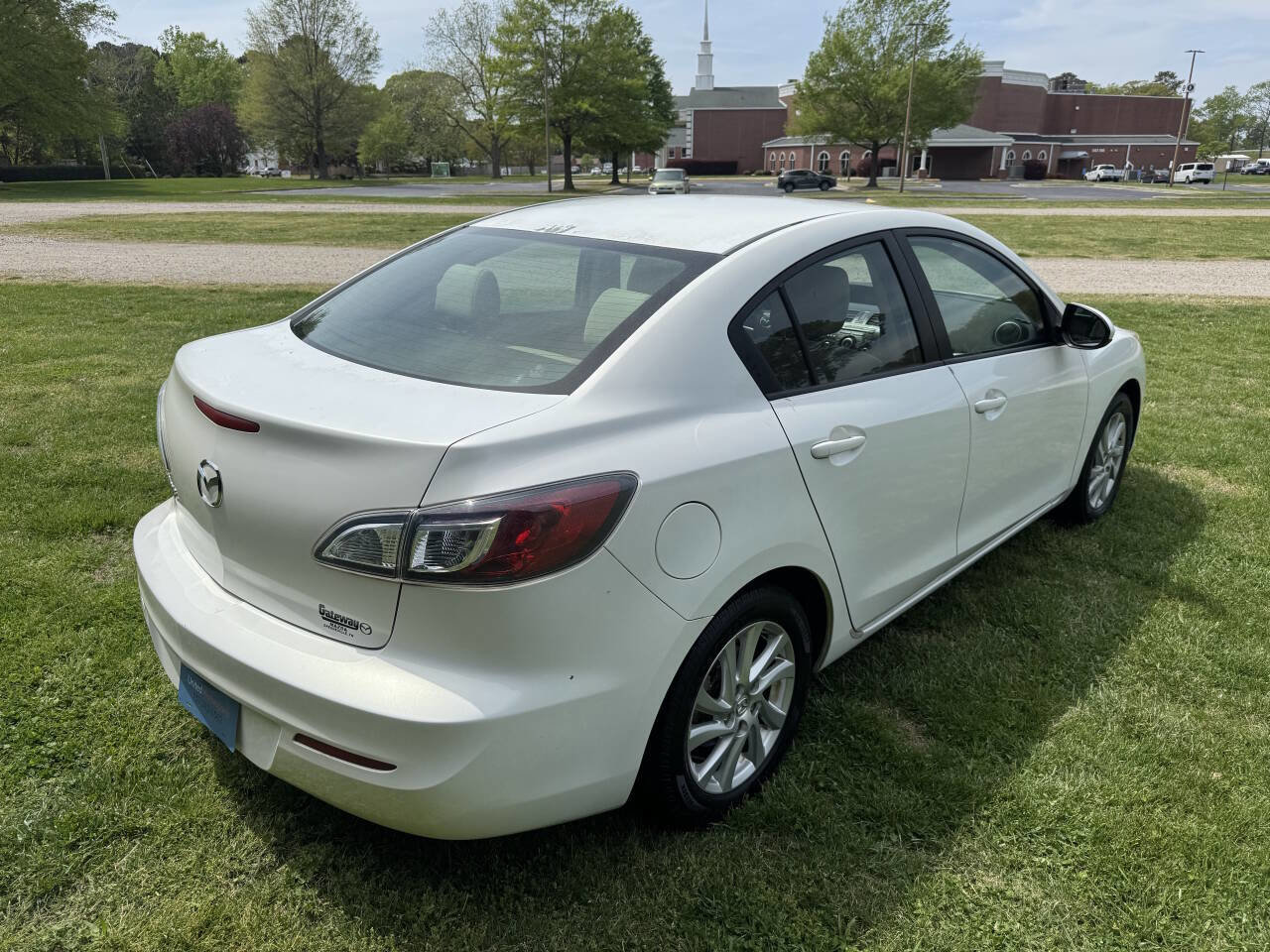 Used 2012 MAZDA MAZDA3 i Touring FWD image 10