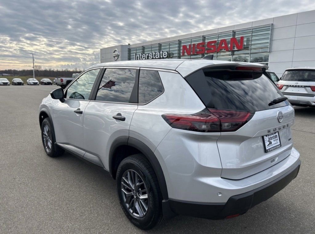 Certified 2025 Nissan Rogue S image 7
