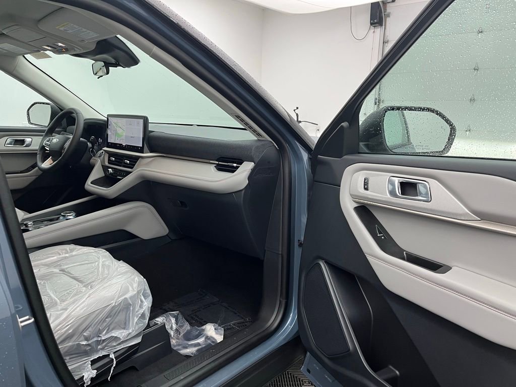 New 2026 Ford Explorer Active w/ Active Comfort Package image 25