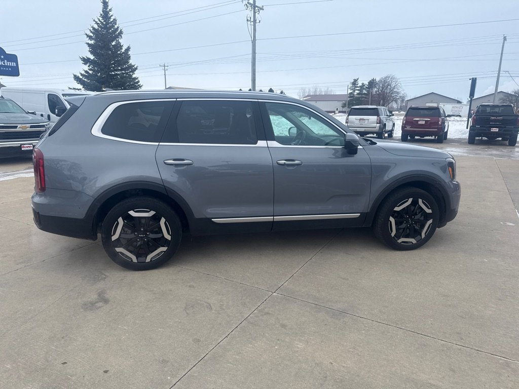 Used 2023 Kia Telluride S image 6