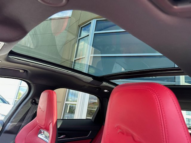 Certified 2023 Jaguar F-PACE R-Dynamic S AWD/4WD image 21