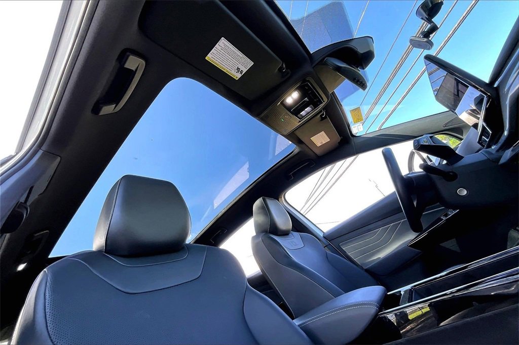 Used 2023 Volkswagen ID.4 Pro S image 17