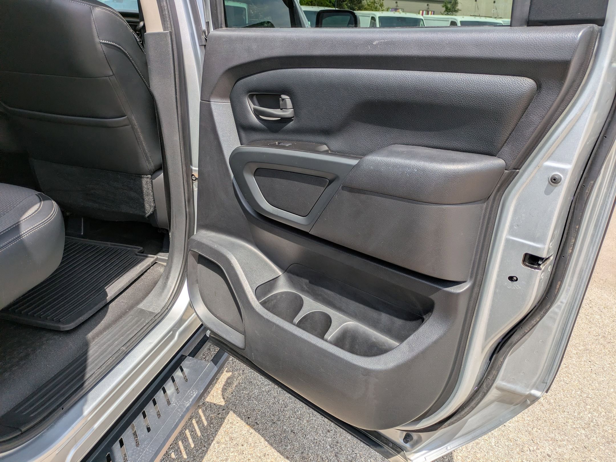 Used 2017 Nissan Titan S image 25