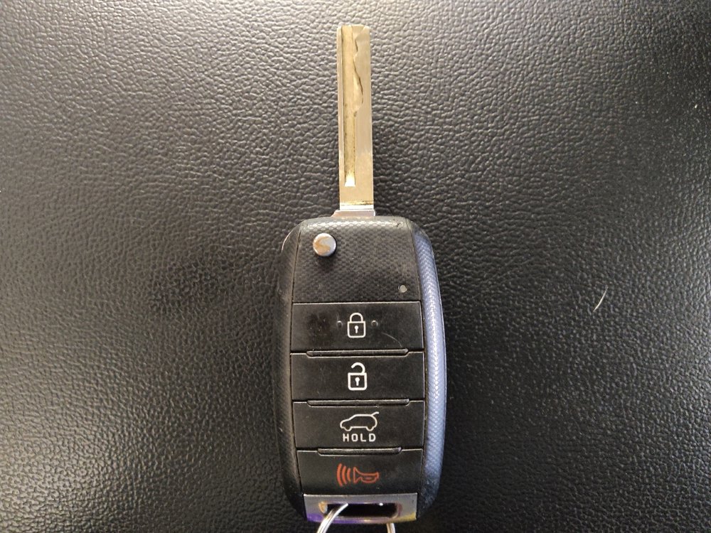 Used 2020 Kia Sorento LX image 32