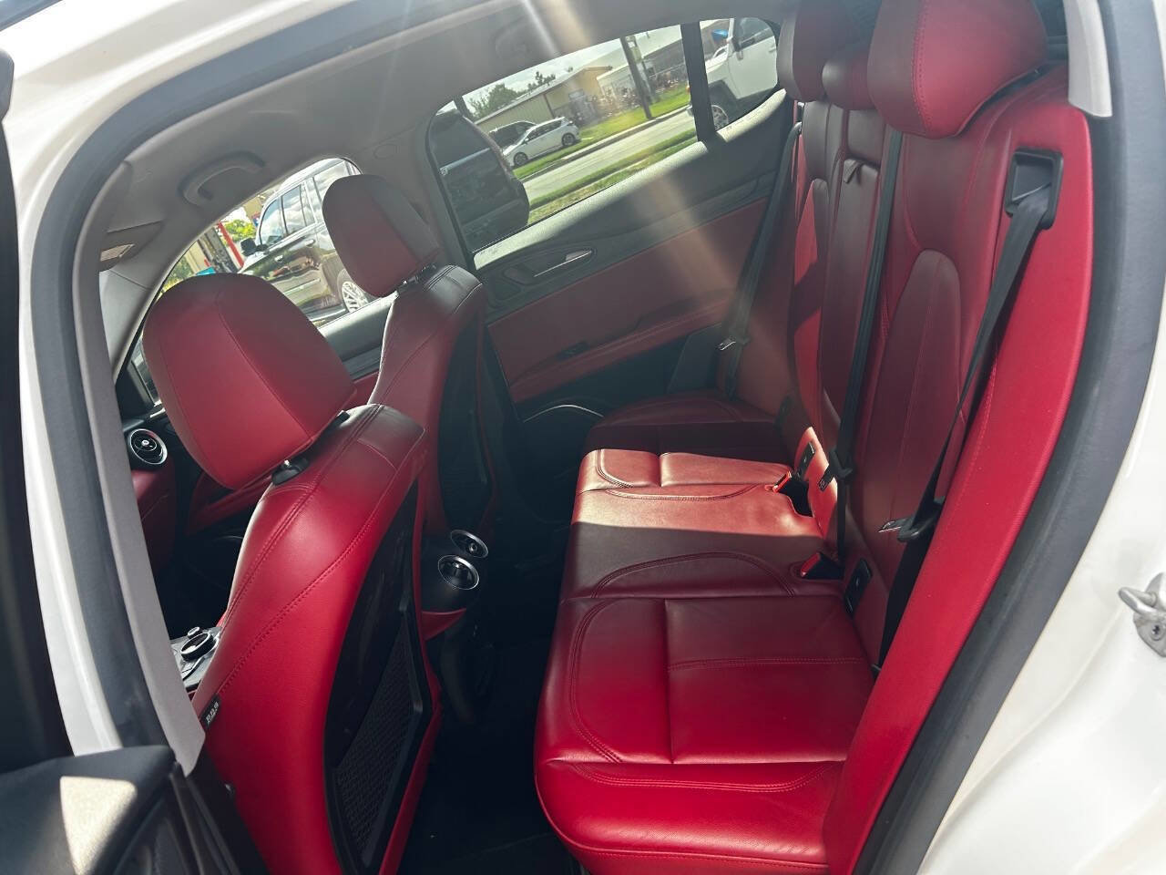 Used 2019 Alfa Romeo Stelvio w/ Nero Edizione image 12