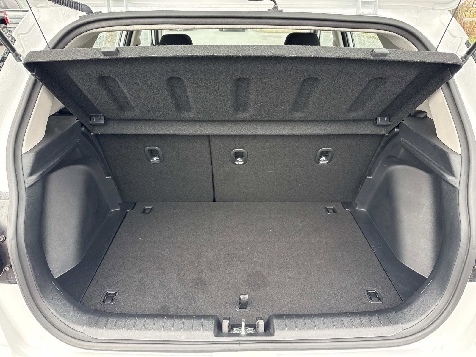 Used 2025 Hyundai Venue SEL image 21