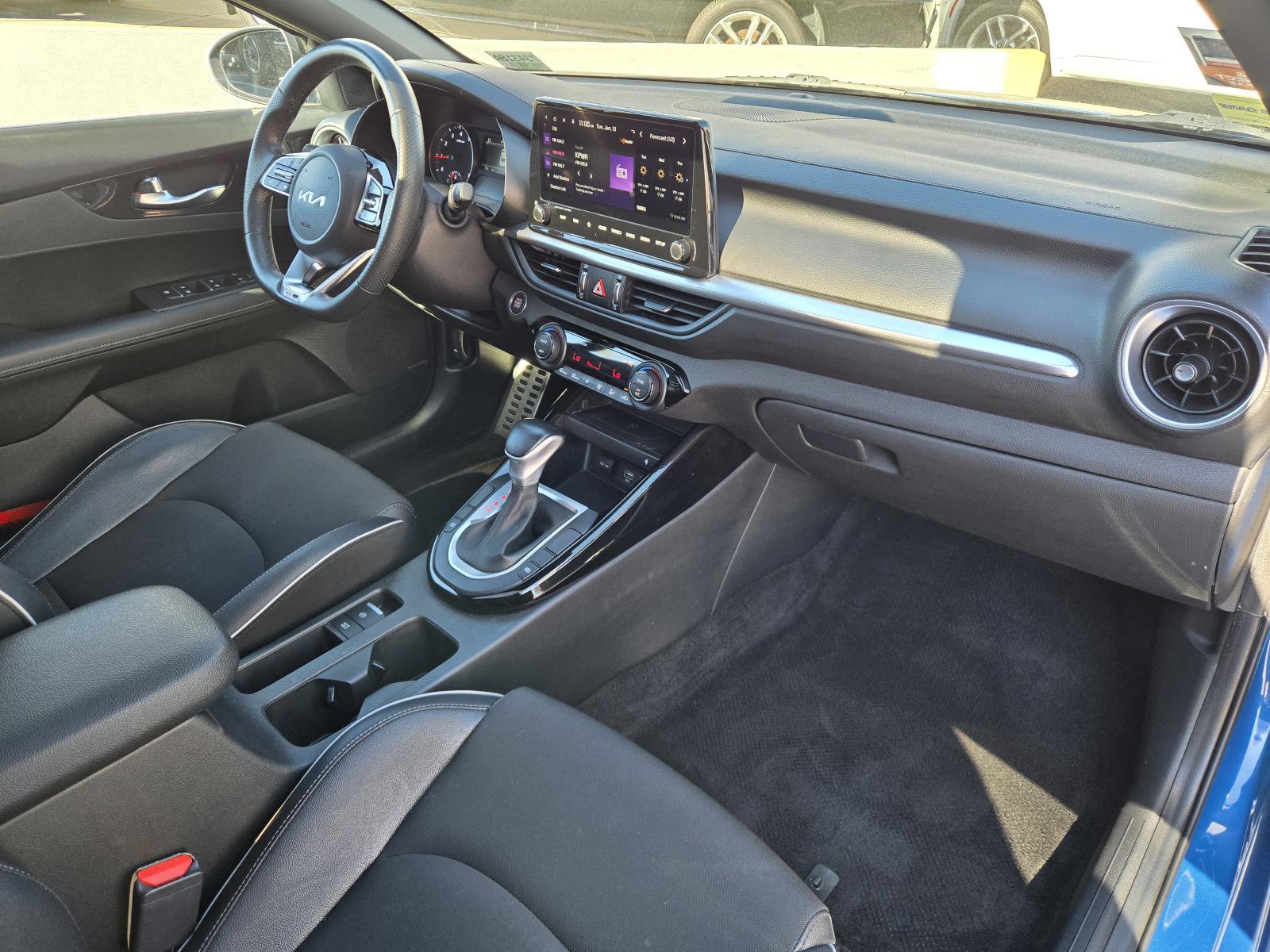 Used 2023 Kia Forte GT-Line w/ GT-Line Premium Package image 31