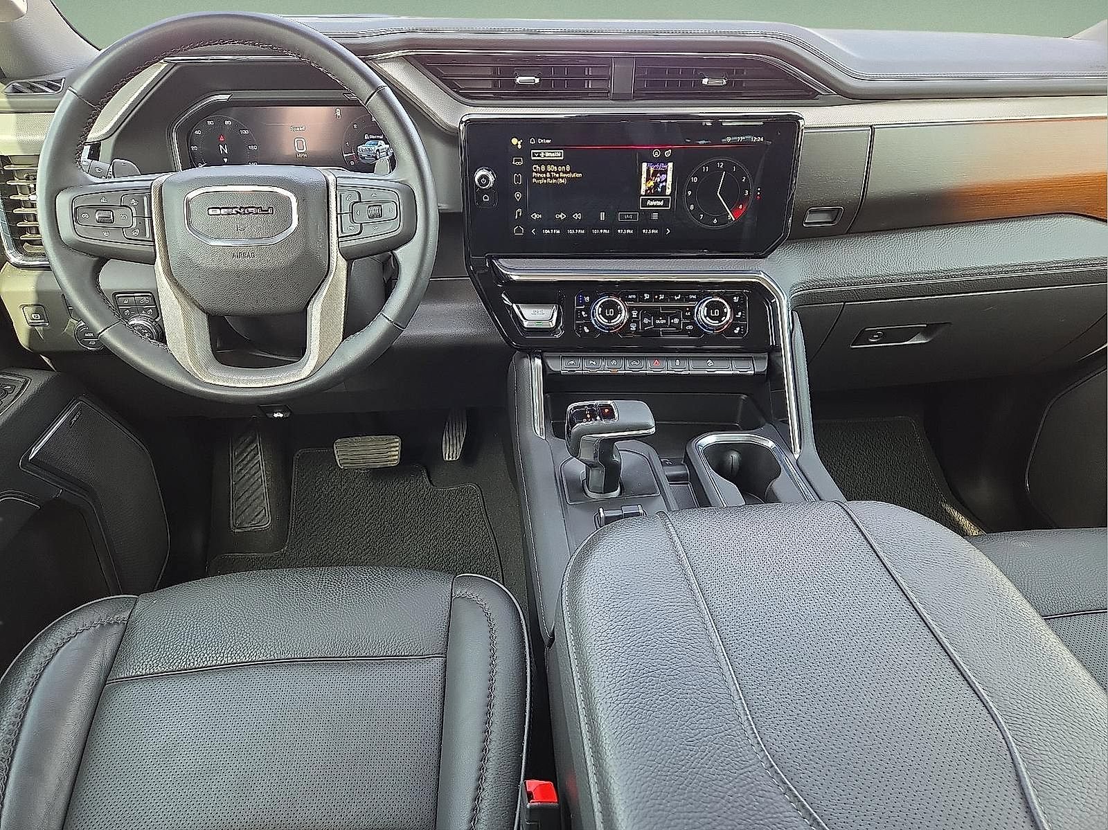 Used 2025 GMC Sierra 1500 Denali w/ Technology Package AWD/4WD image 11