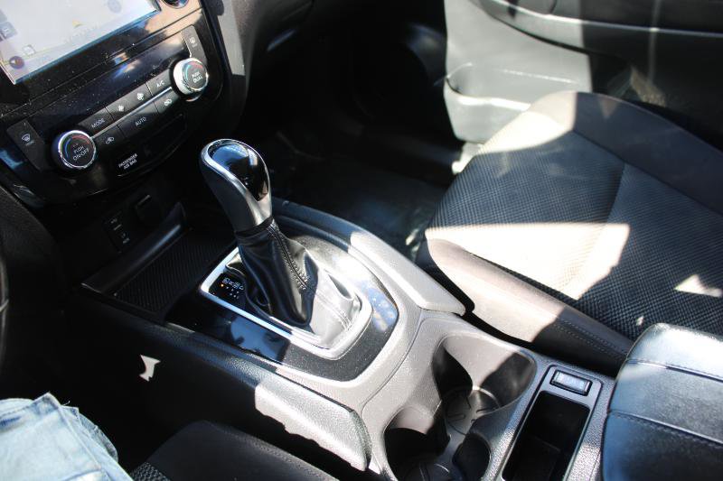 Used 2018 Nissan Rogue Sport SV w/ SV Technology Package FWD image 22