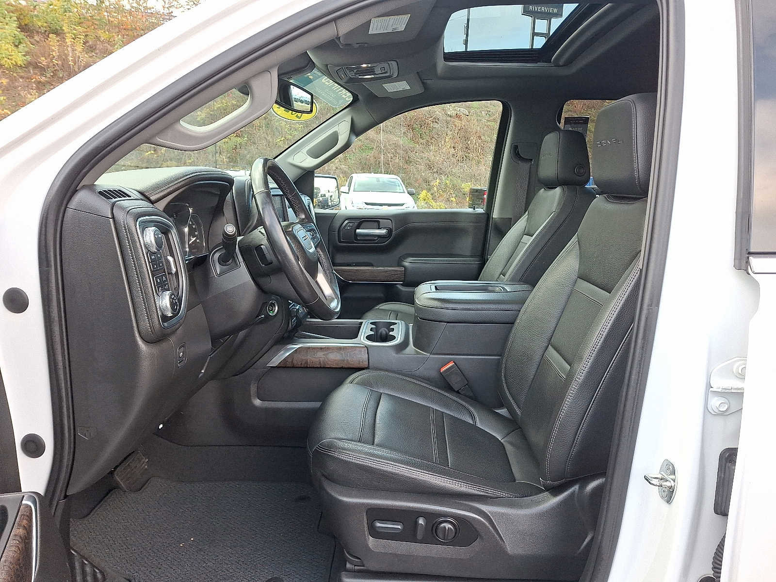 Used 2021 GMC Sierra 1500 Denali w/ Denali Premium Package image 16