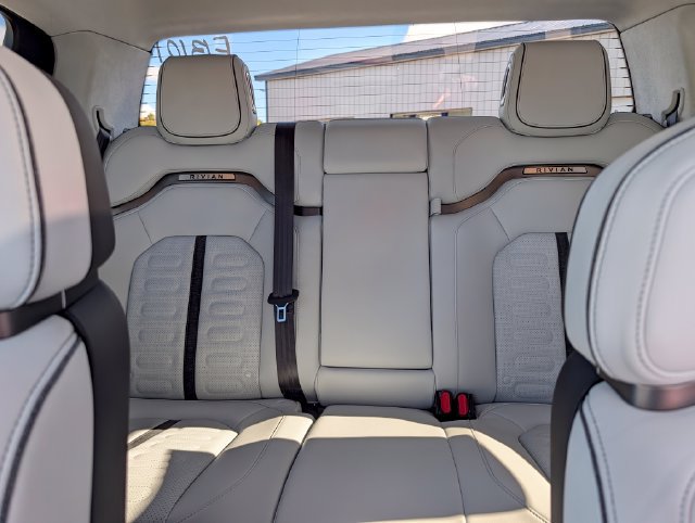 Used 2022 Rivian R1T Adventure AWD/4WD image 18