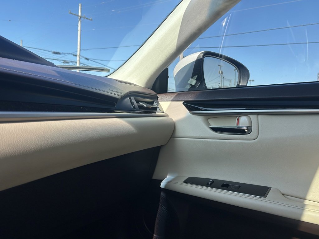 Used 2018 Lexus ES 350 w/ Accessory Package image 23