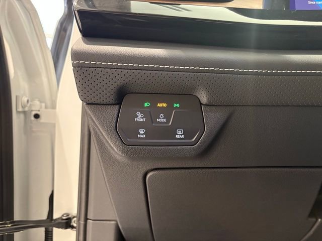 Used 2025 Volkswagen Atlas SE image 11