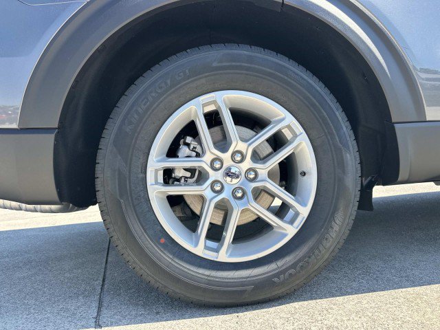 New 2026 Ford Explorer Active RWD image 17