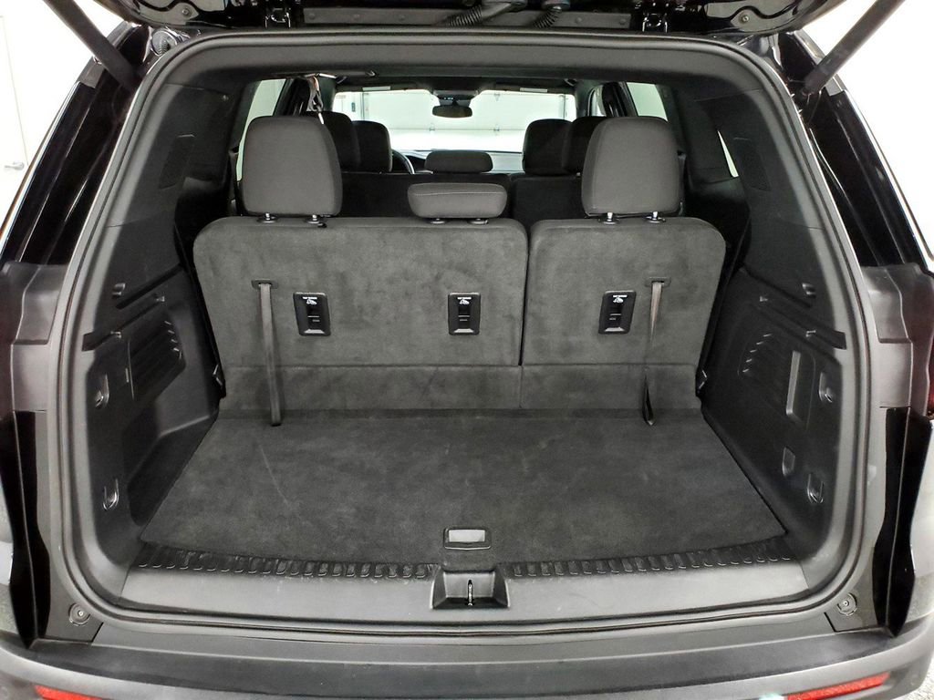 Used 2025 GMC Acadia Elevation image 22