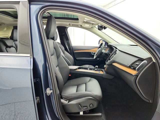 Certified 2024 Volvo XC90 T8 Plus w/ Protection Package Premier AWD/4WD image 18