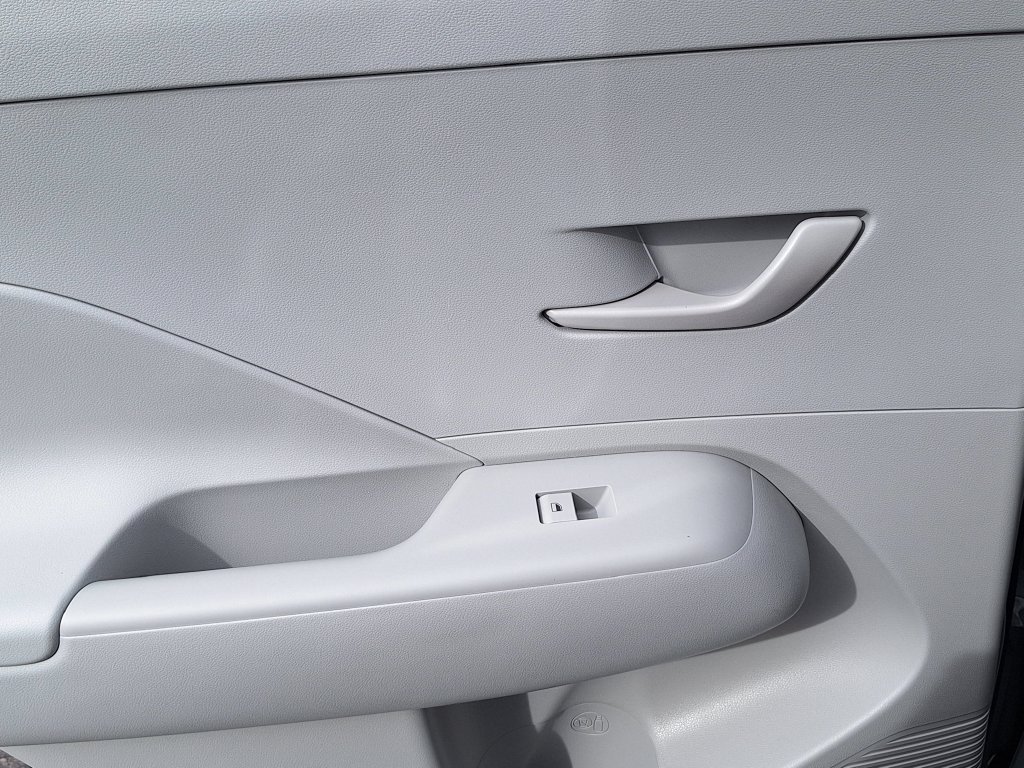 New 2027 Hyundai Kona SE AWD/4WD image 13