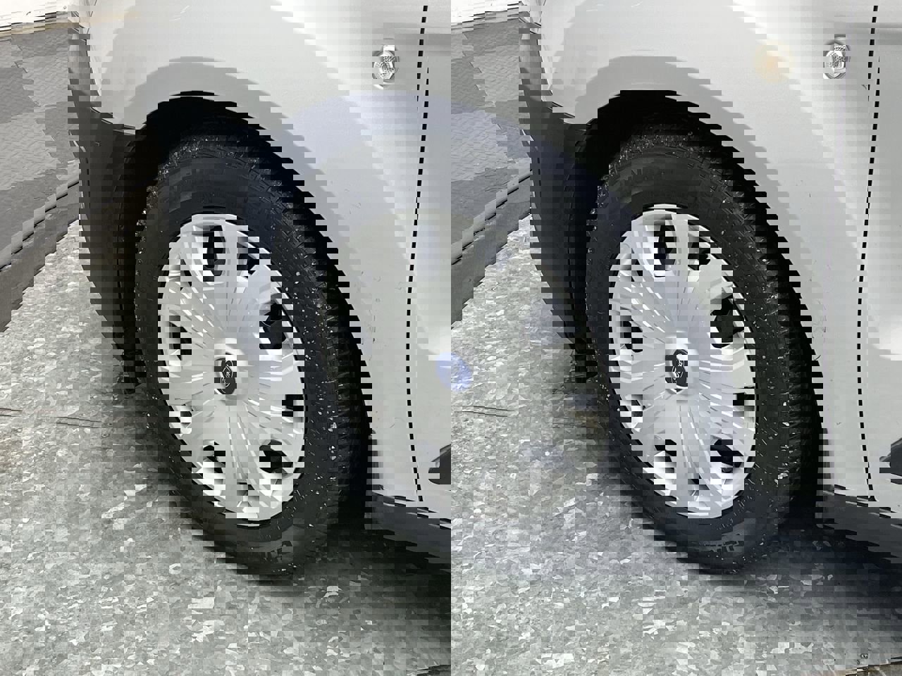 Used 2020 Ford Transit Connect XL image 23