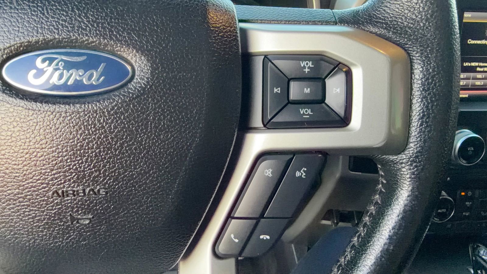 Used 2015 Ford F150 Lariat w/ Equipment Group 502A Luxury AWD/4WD image 22