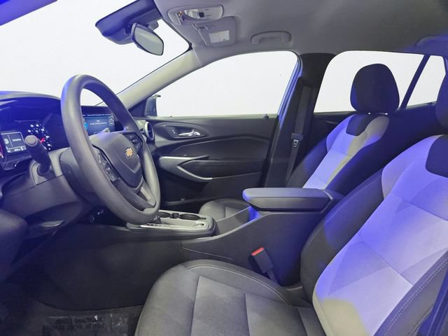 Used 2025 Chevrolet Trax LS FWD image 9