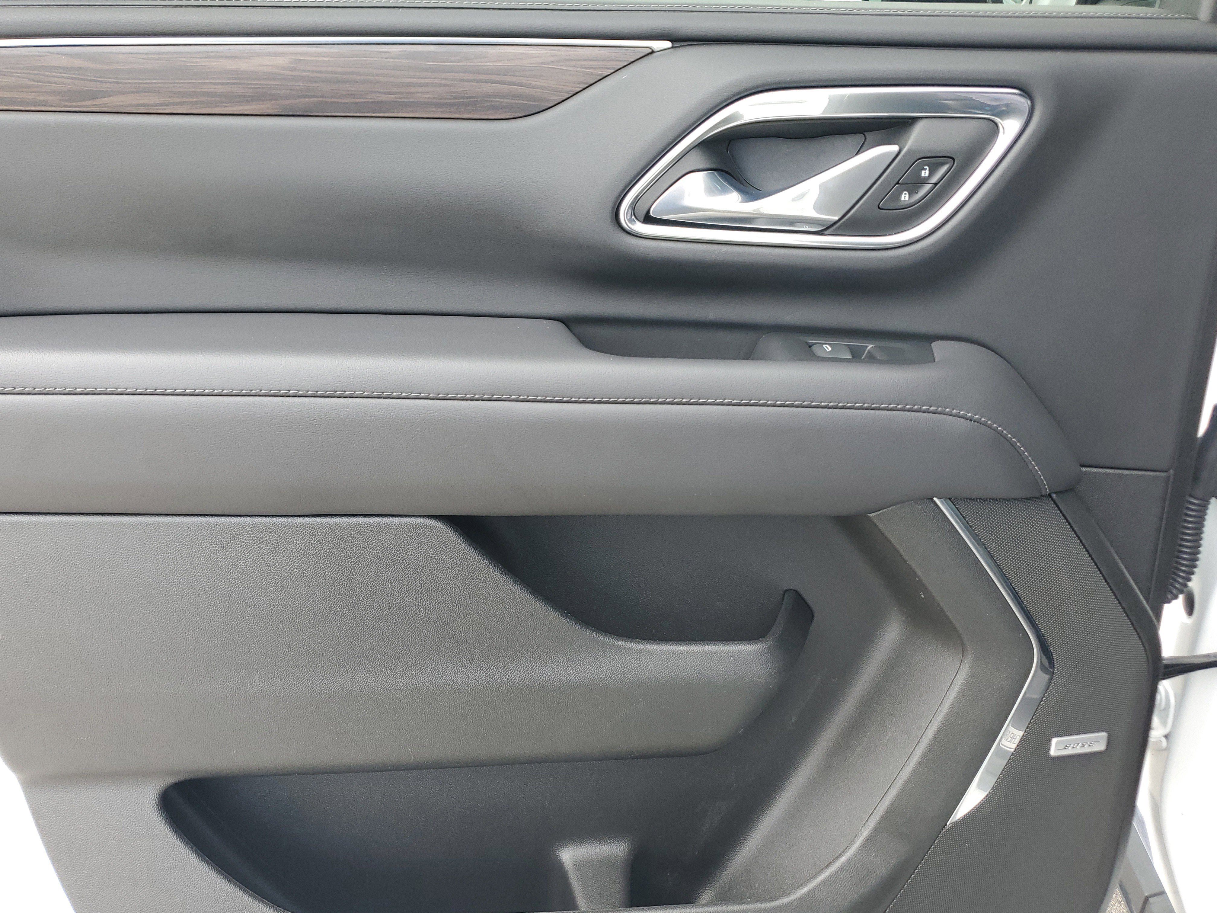 Used 2023 Chevrolet Suburban Z71 w/ Luxury Package image 30