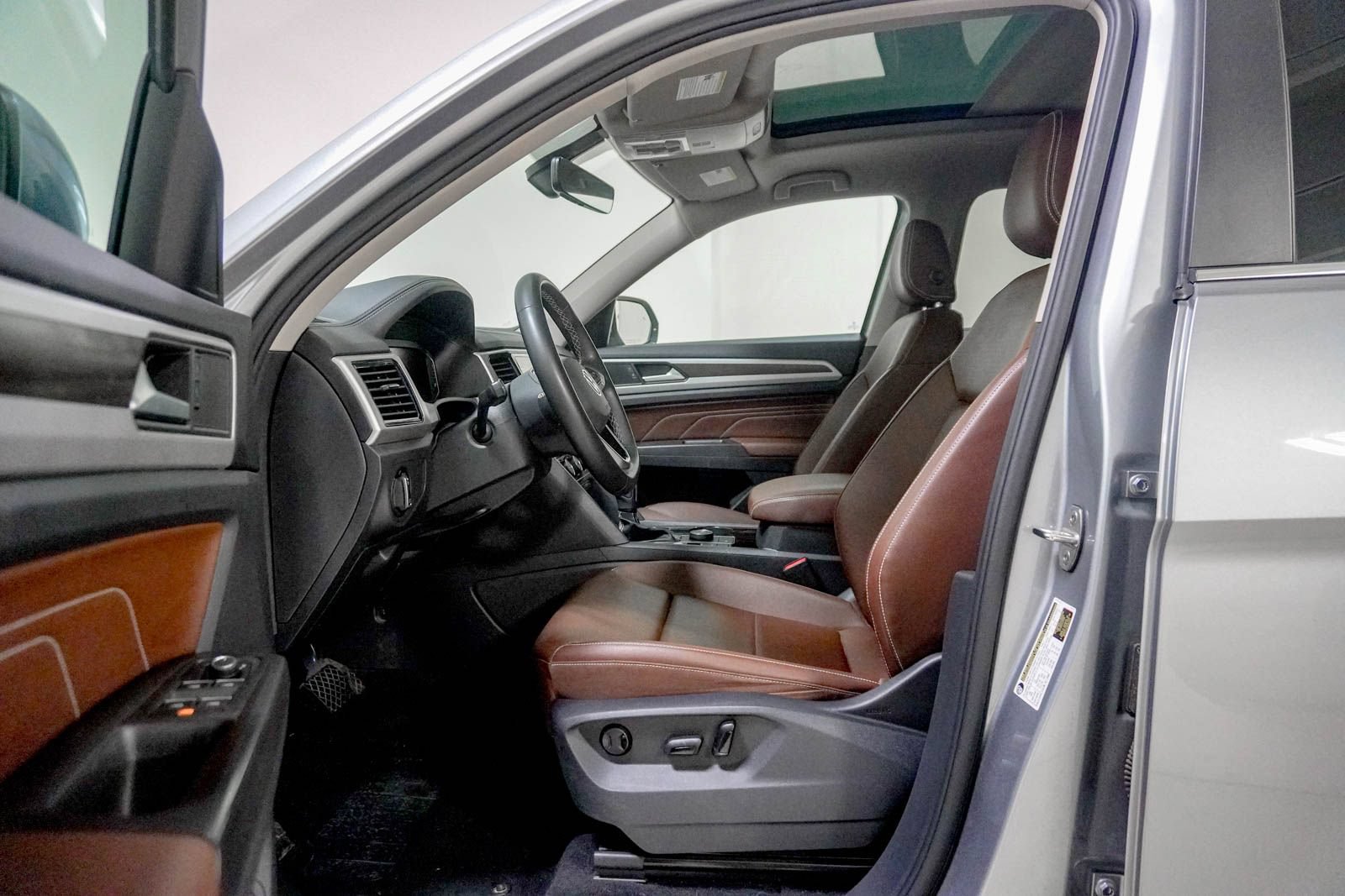 Used 2023 Volkswagen Atlas SE w/ Panoramic Sunroof Package AWD/4WD image 20
