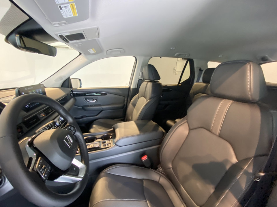 Used 2025 Honda Pilot EX-L image 28