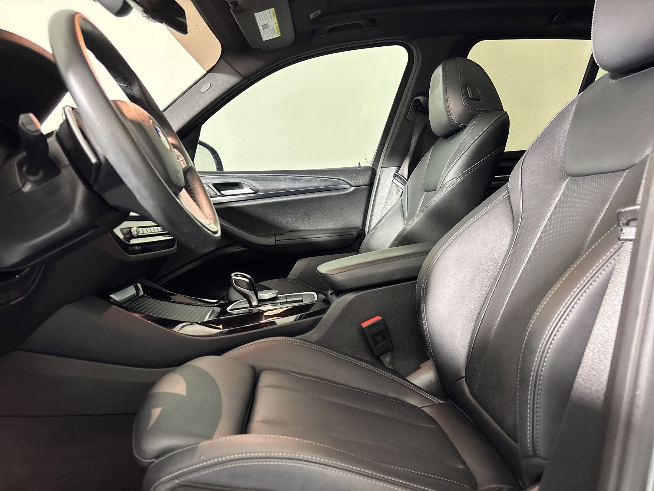 Certified 2024 BMW X3 sDrive30i w/ Convenience Package RWD image 5