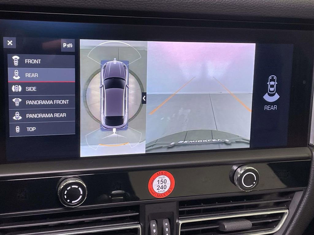 Certified 2022 Porsche Macan image 32